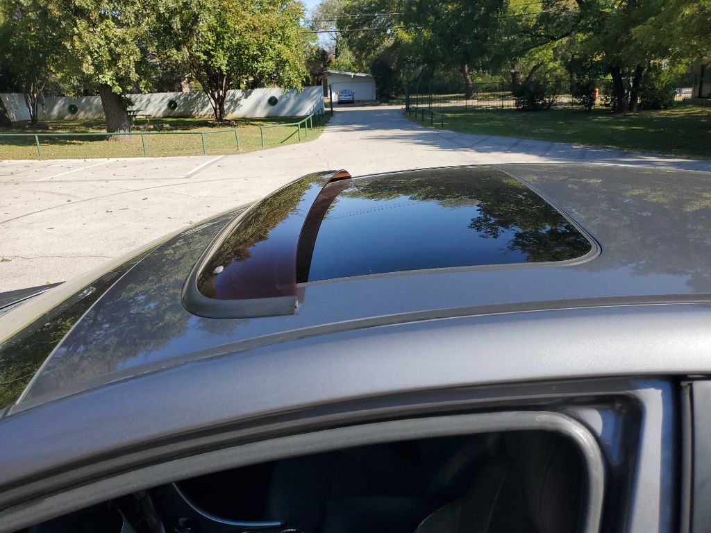 Photo 12 of this HYUNDAI SONATA