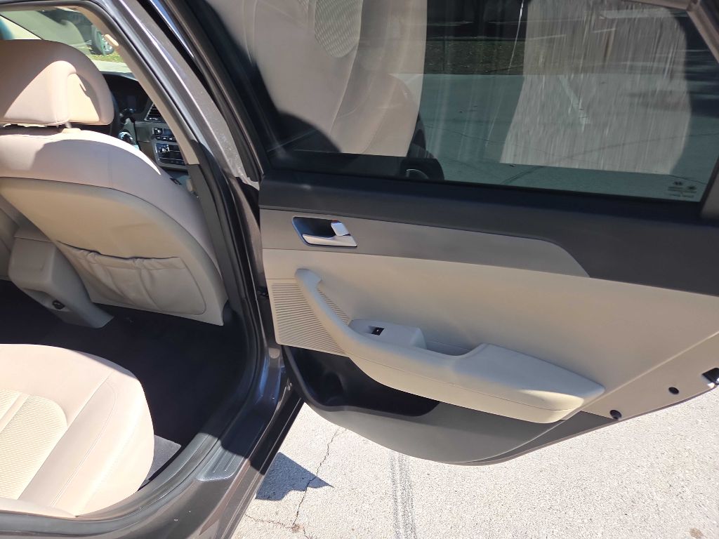 Photo 52 of this HYUNDAI SONATA