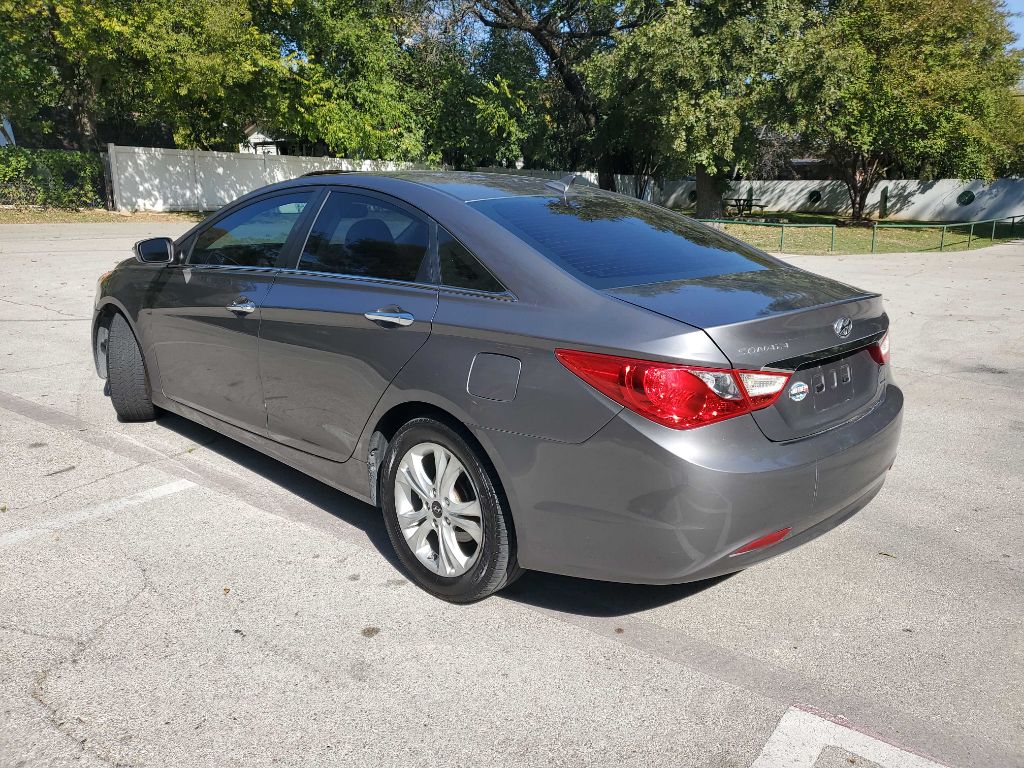 Photo 4 of this HYUNDAI SONATA