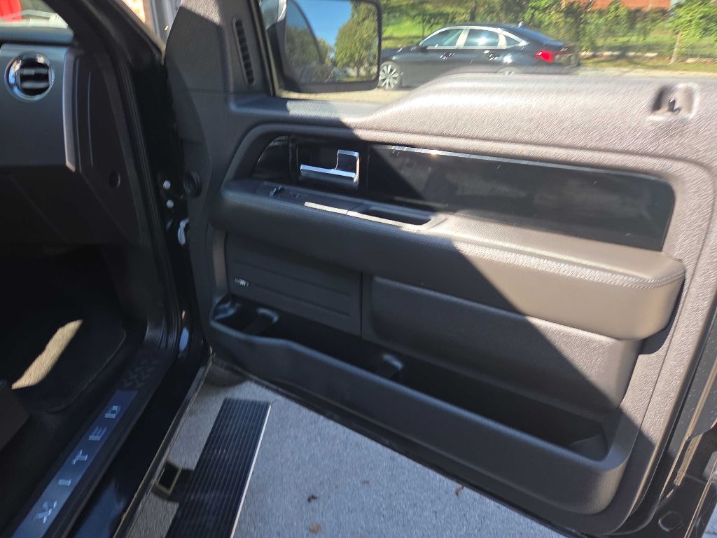 Photo 36 of this FORD F150