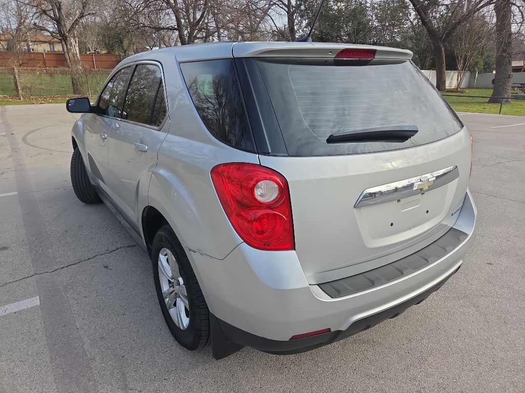 Photo 4 of this CHEVROLET EQUINOX