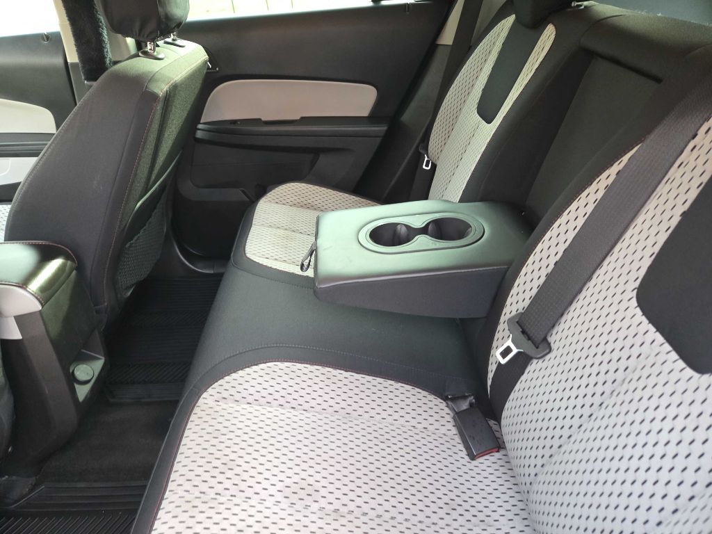 Photo 20 of this CHEVROLET EQUINOX