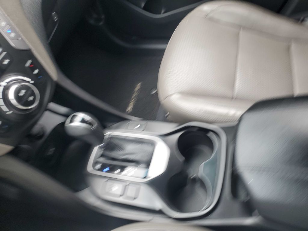 Photo 33 of this HYUNDAI SANTA FE SPORT
