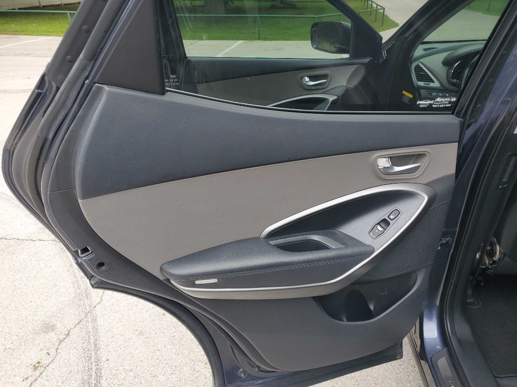 Photo 19 of this HYUNDAI SANTA FE SPORT