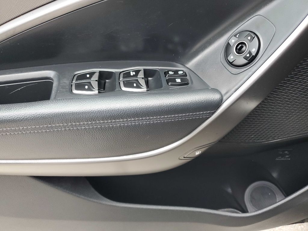 Photo 17 of this HYUNDAI SANTA FE SPORT