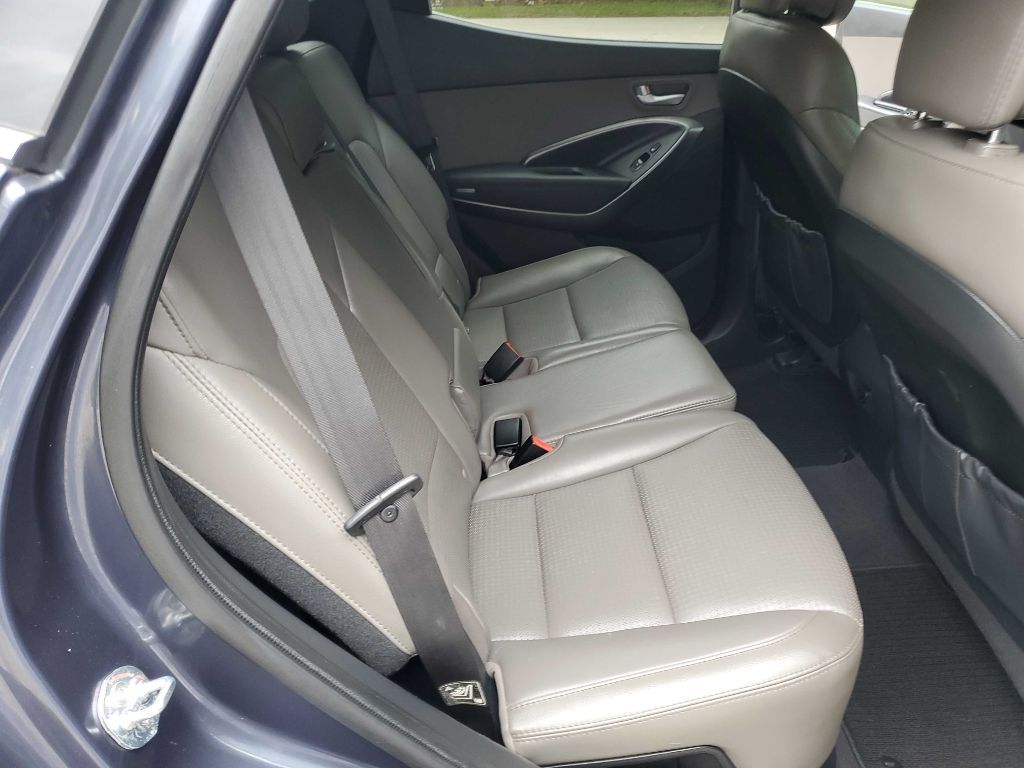 Photo 27 of this HYUNDAI SANTA FE SPORT