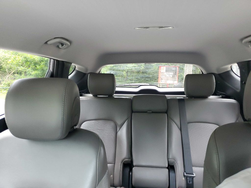 Photo 34 of this HYUNDAI SANTA FE SPORT