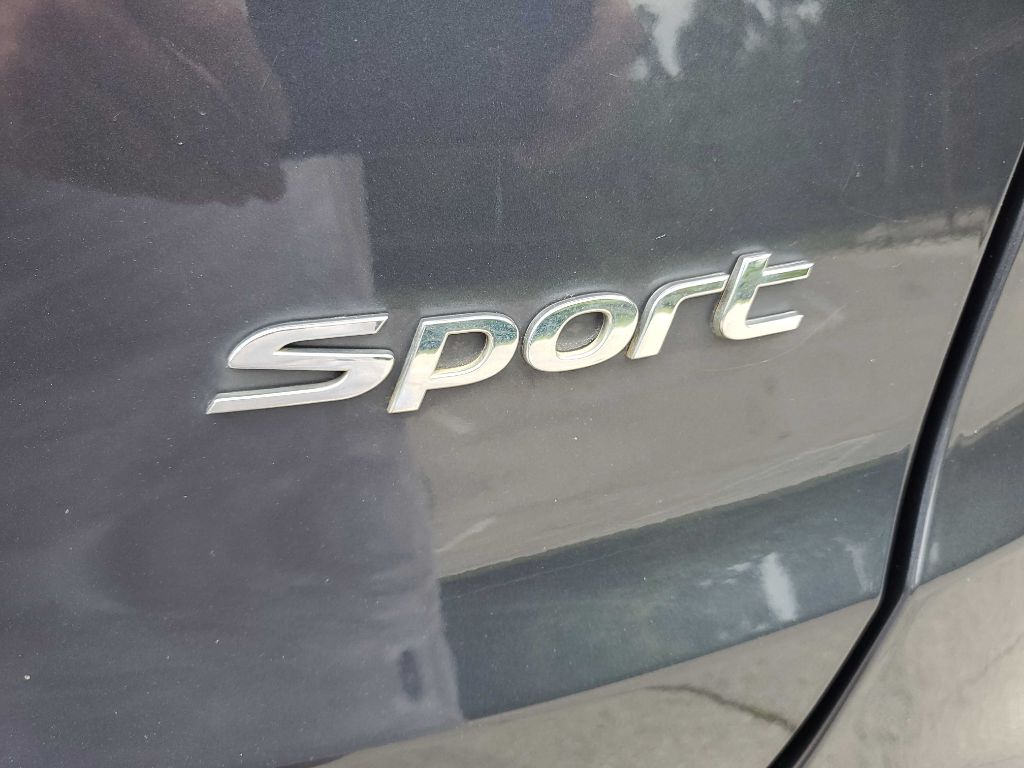 Photo 15 of this HYUNDAI SANTA FE SPORT