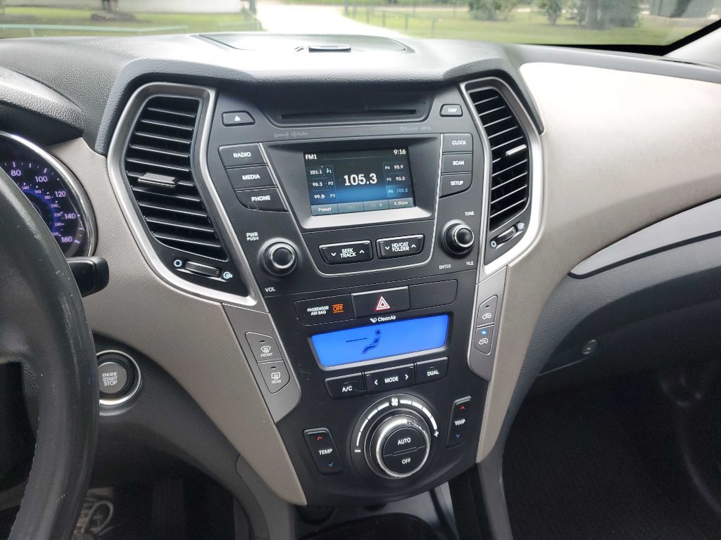 Photo 31 of this HYUNDAI SANTA FE SPORT