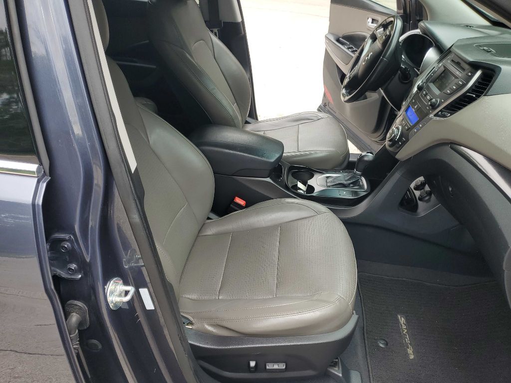 Photo 25 of this HYUNDAI SANTA FE SPORT