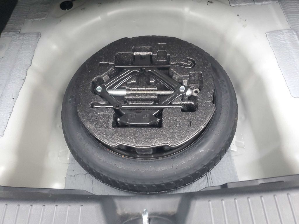 Photo 21 of this HYUNDAI SONATA