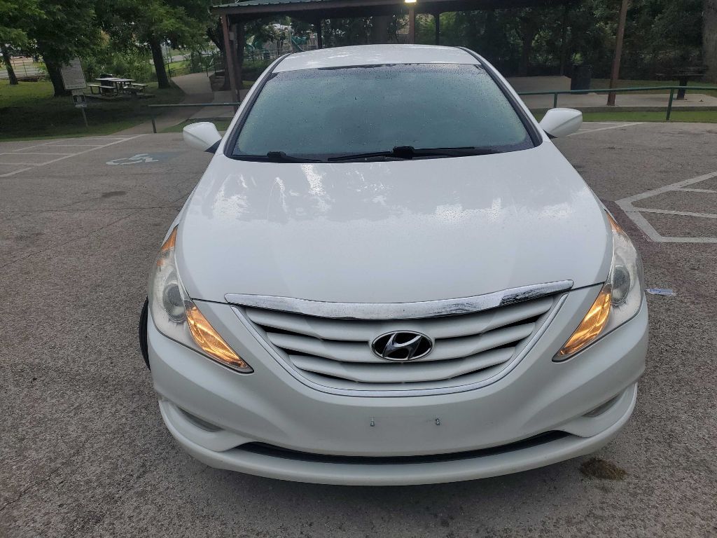 Photo 9 of this HYUNDAI SONATA