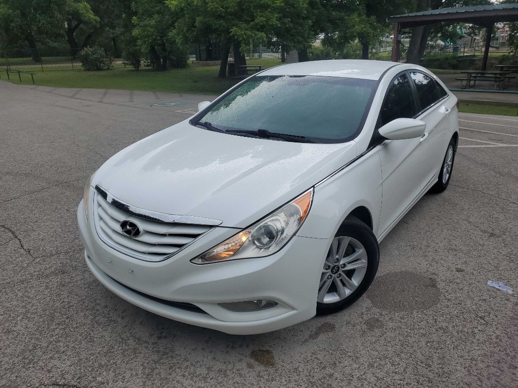Photo 2 of this HYUNDAI SONATA