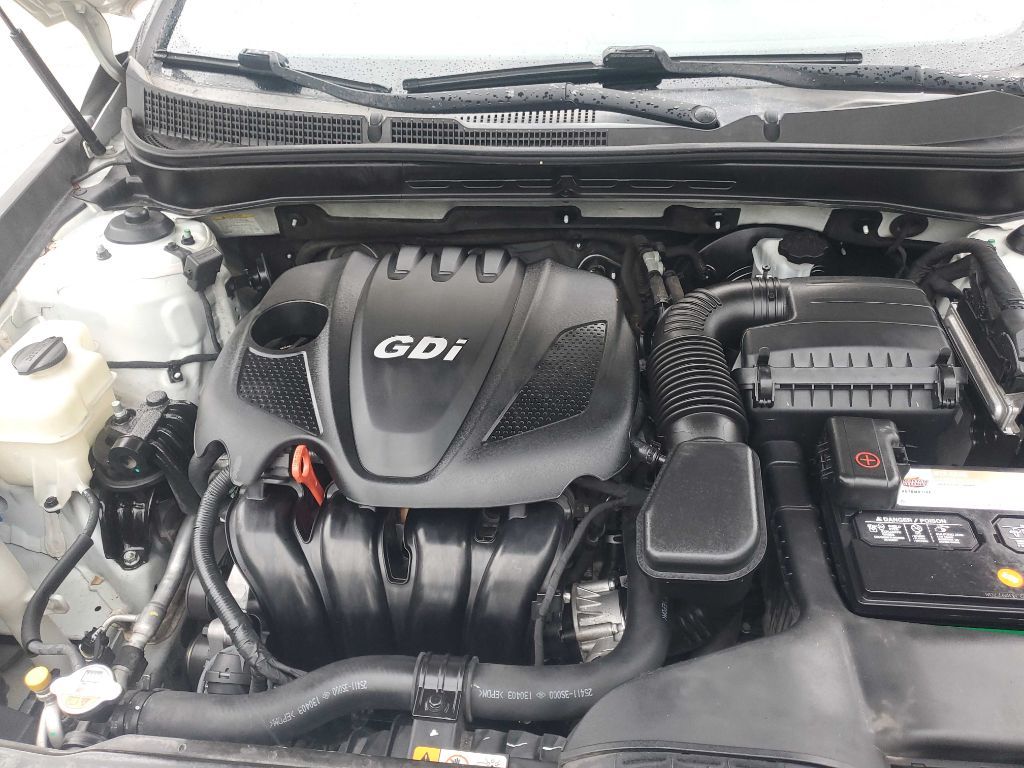 Photo 11 of this HYUNDAI SONATA