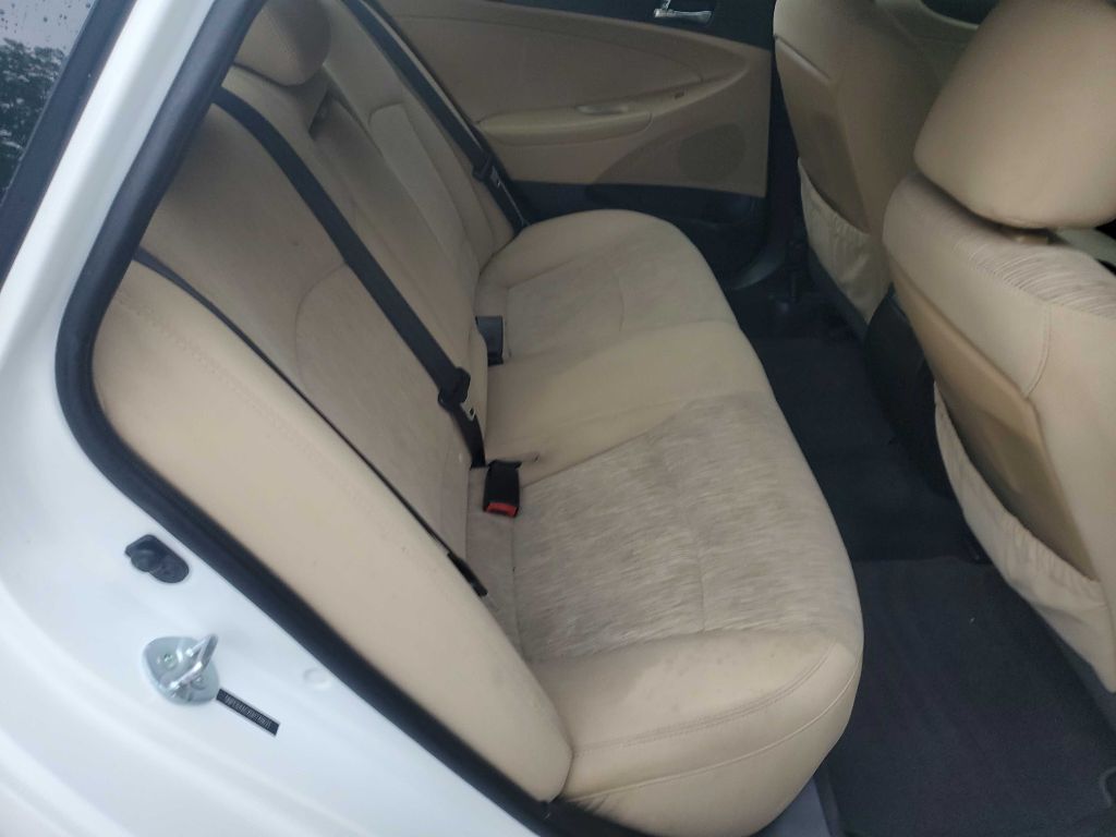 Photo 23 of this HYUNDAI SONATA