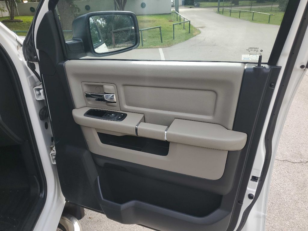 Photo 30 of this DODGE RAM 1500
