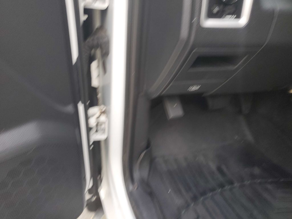 Photo 33 of this DODGE RAM 1500