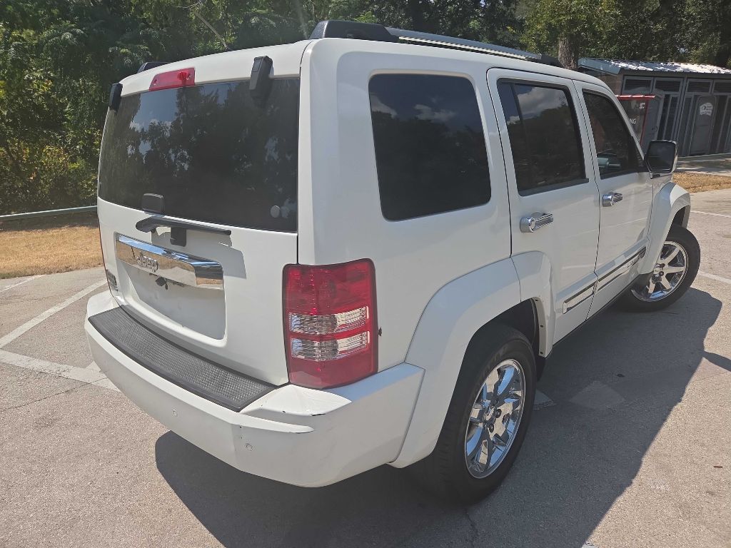 Photo 6 of this JEEP LIBERTY