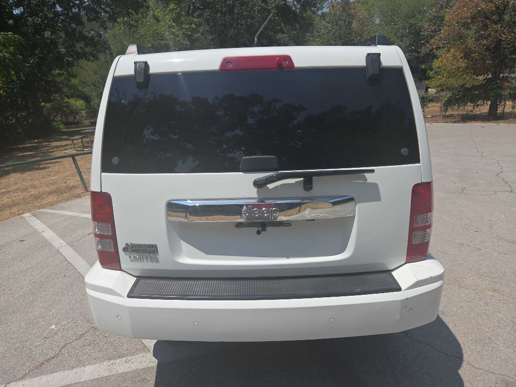 Photo 5 of this JEEP LIBERTY