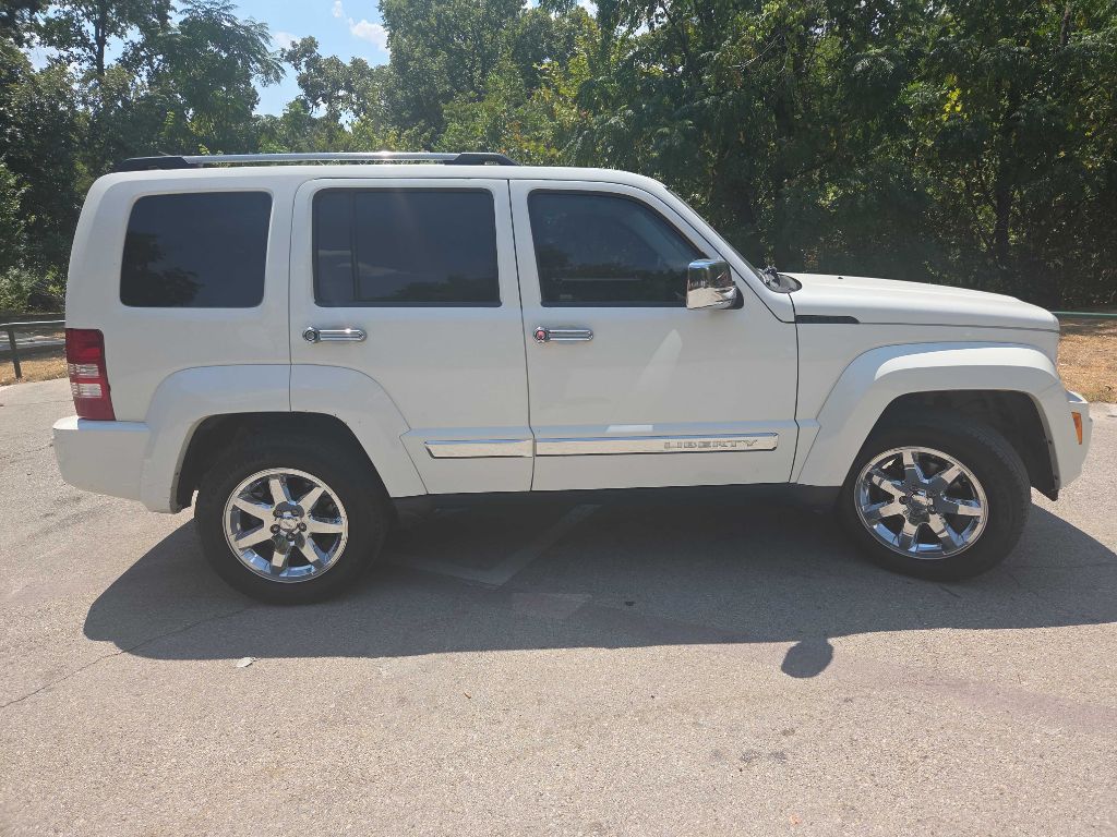 Photo 7 of this JEEP LIBERTY