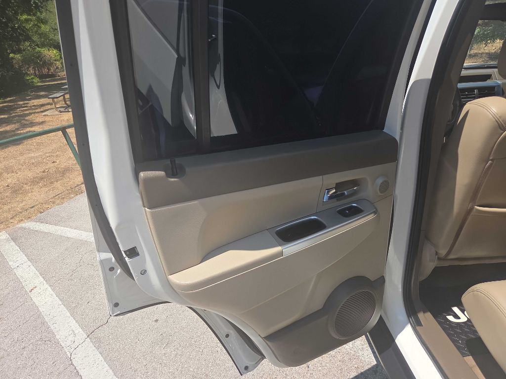 Photo 23 of this JEEP LIBERTY