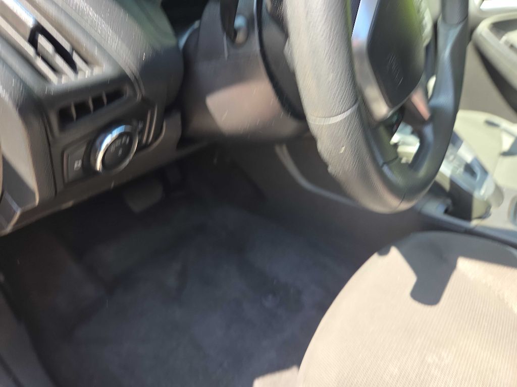 Photo 23 of this FORD FOCUS