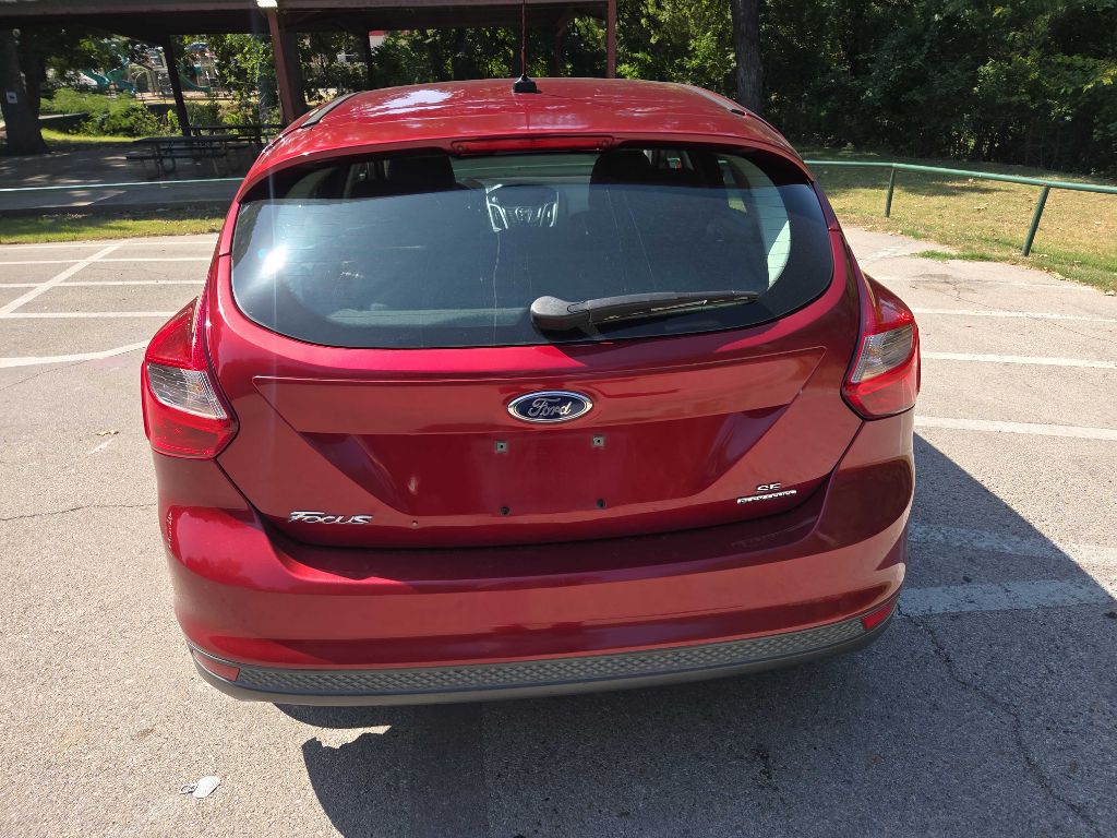 Photo 5 of this FORD FOCUS