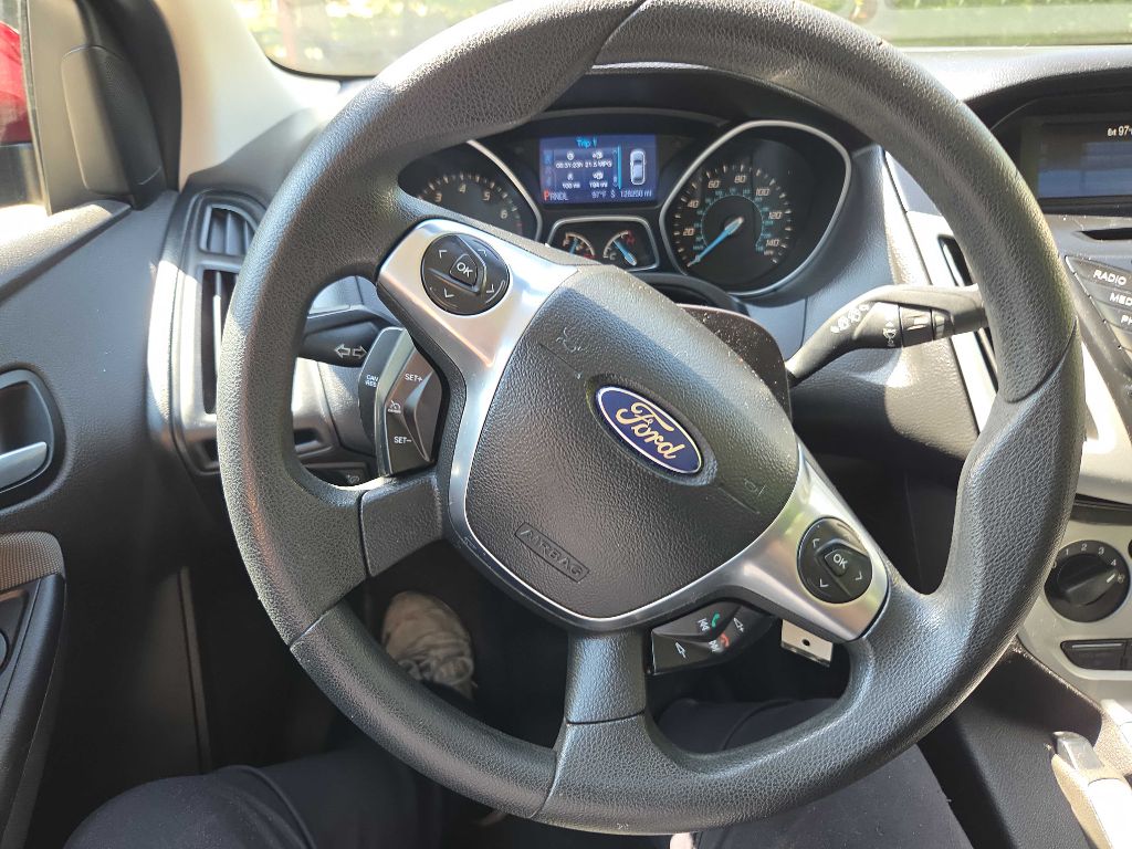 Photo 24 of this FORD FOCUS