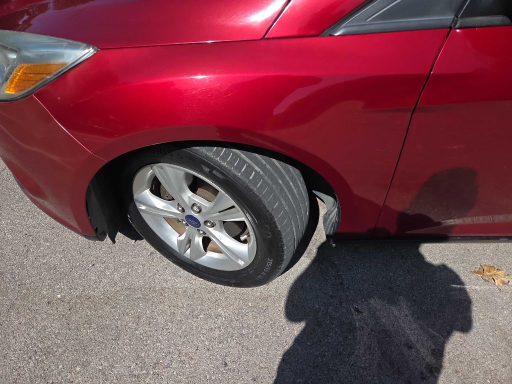 Photo 13 of this FORD FOCUS