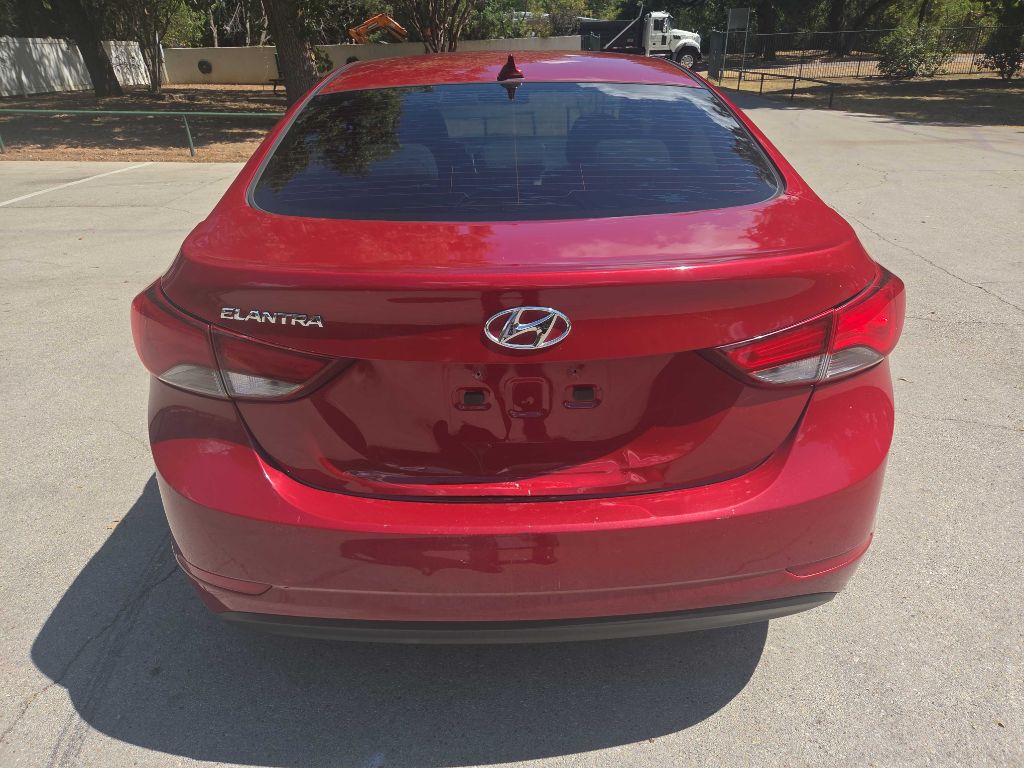 Photo 5 of this HYUNDAI ELANTRA