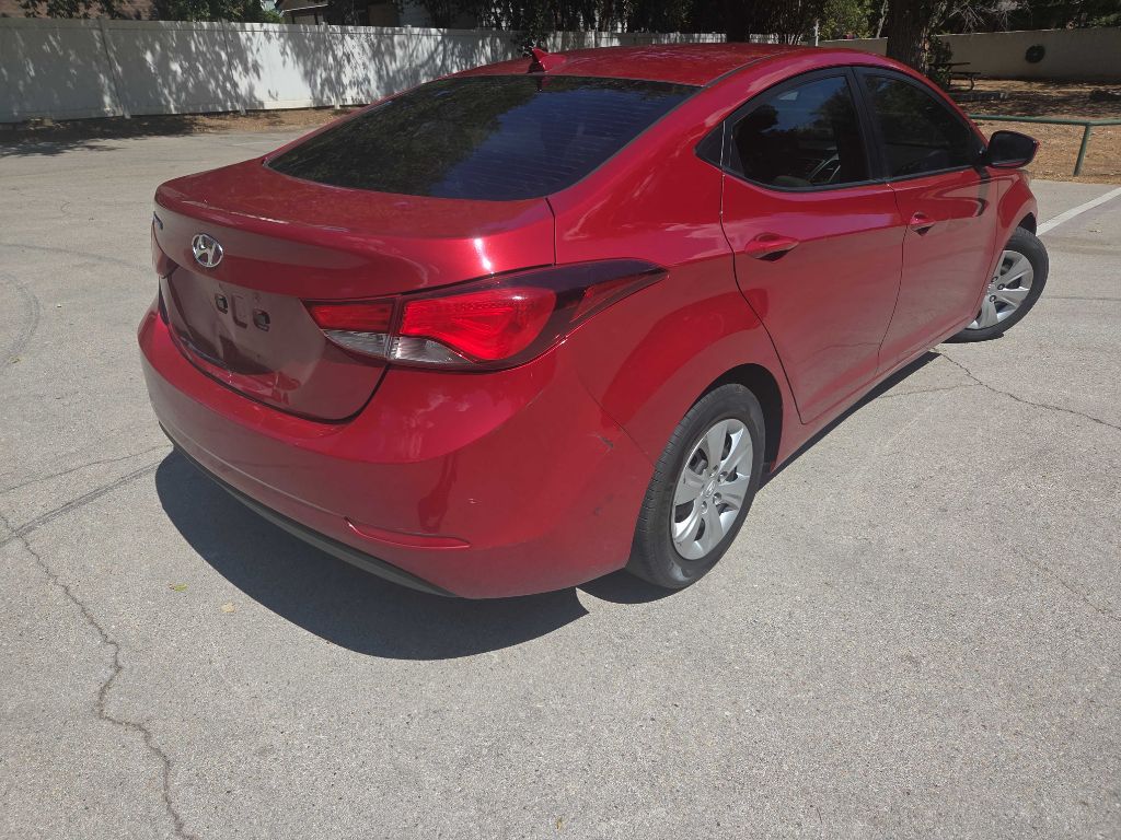 Photo 6 of this HYUNDAI ELANTRA