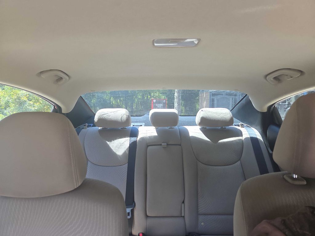 Photo 31 of this HYUNDAI ELANTRA