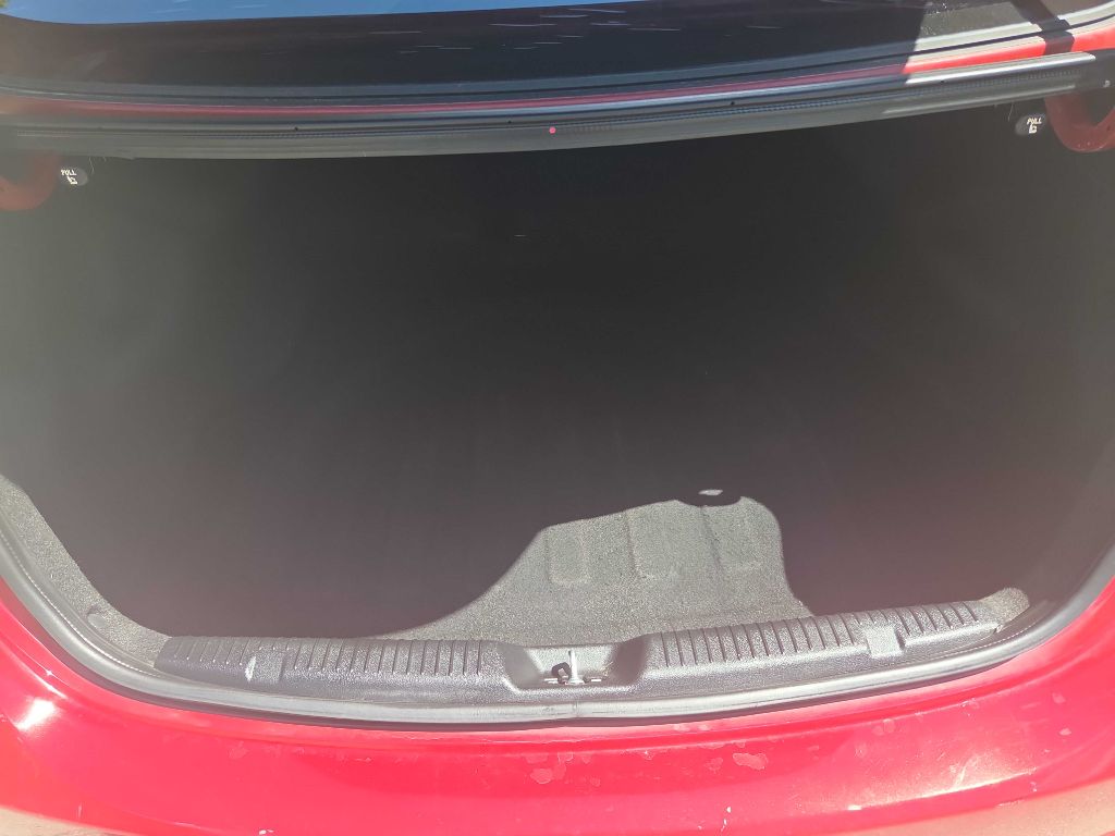 Photo 19 of this HYUNDAI ELANTRA