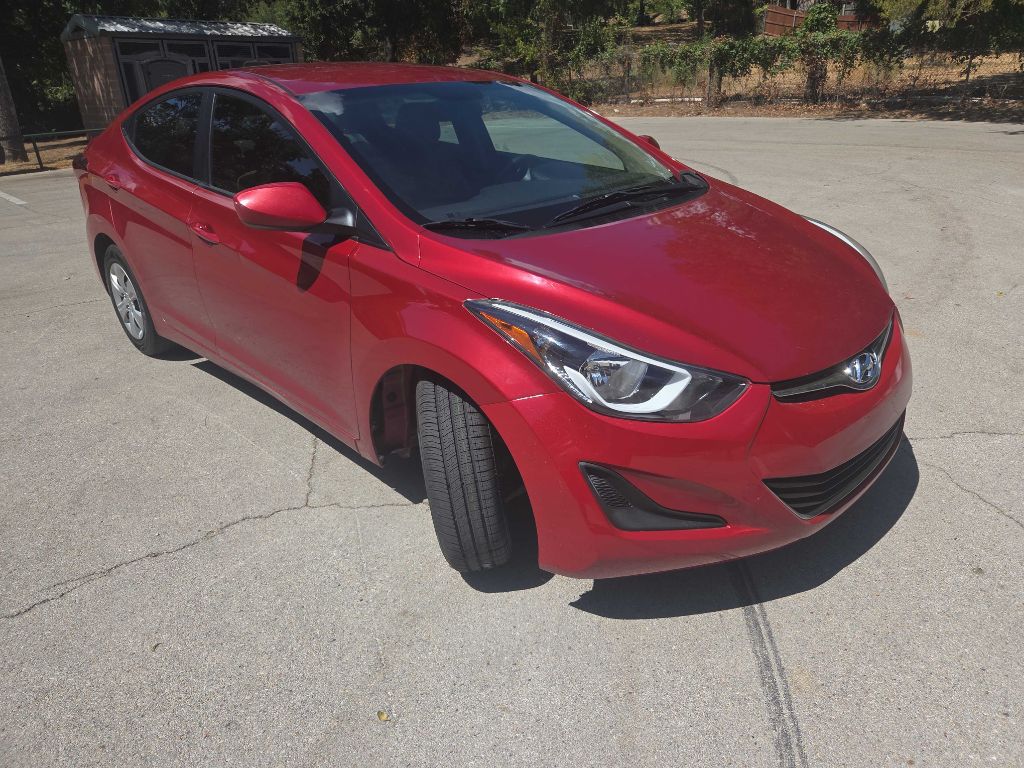 Photo 8 of this HYUNDAI ELANTRA
