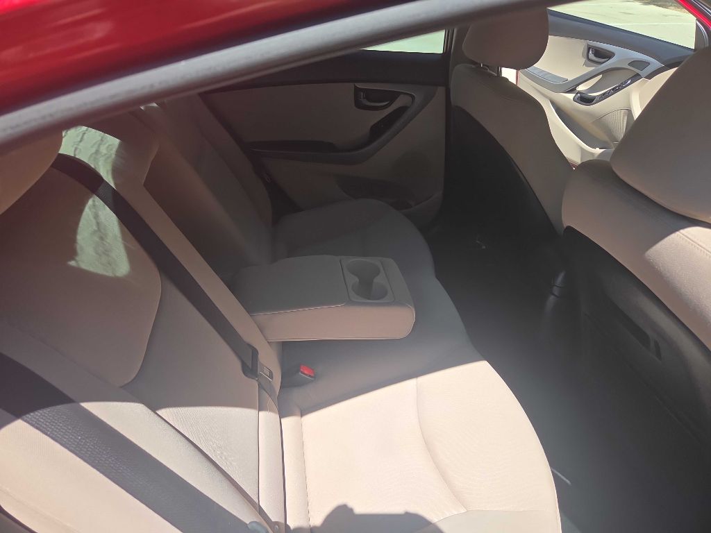 Photo 22 of this HYUNDAI ELANTRA