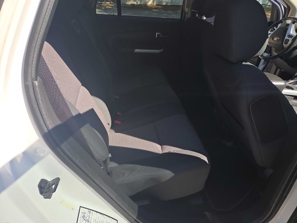 Photo 16 of this FORD EDGE