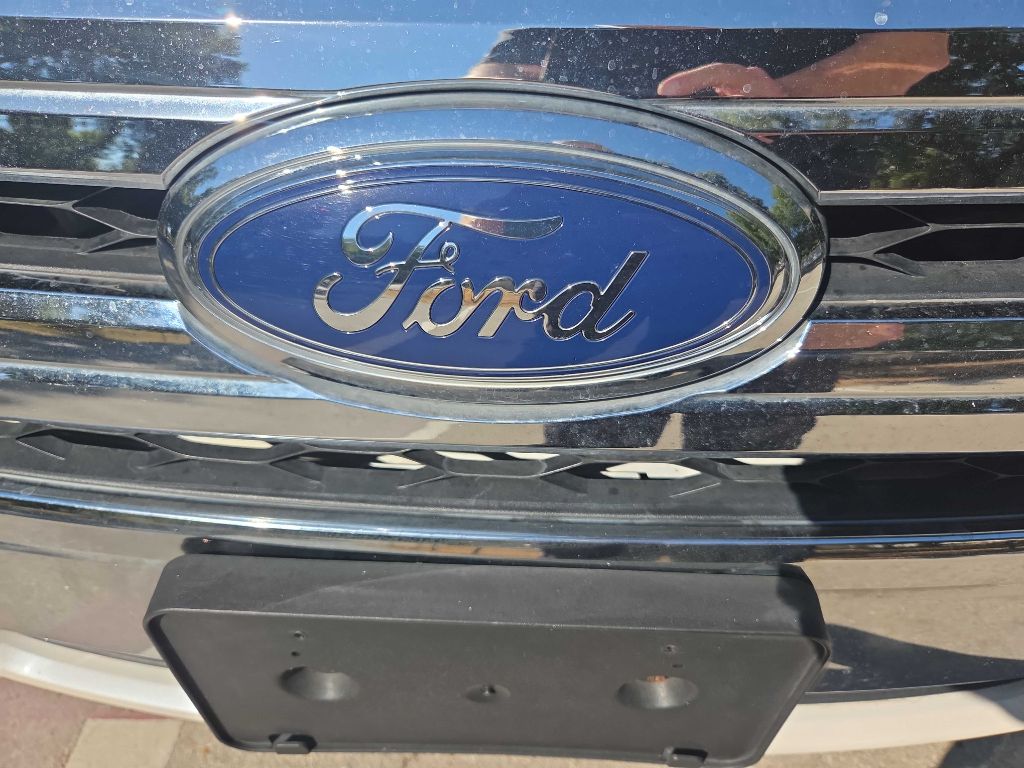 Photo 10 of this FORD EDGE