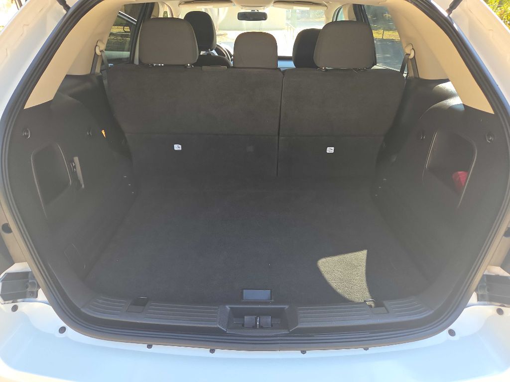 Photo 14 of this FORD EDGE
