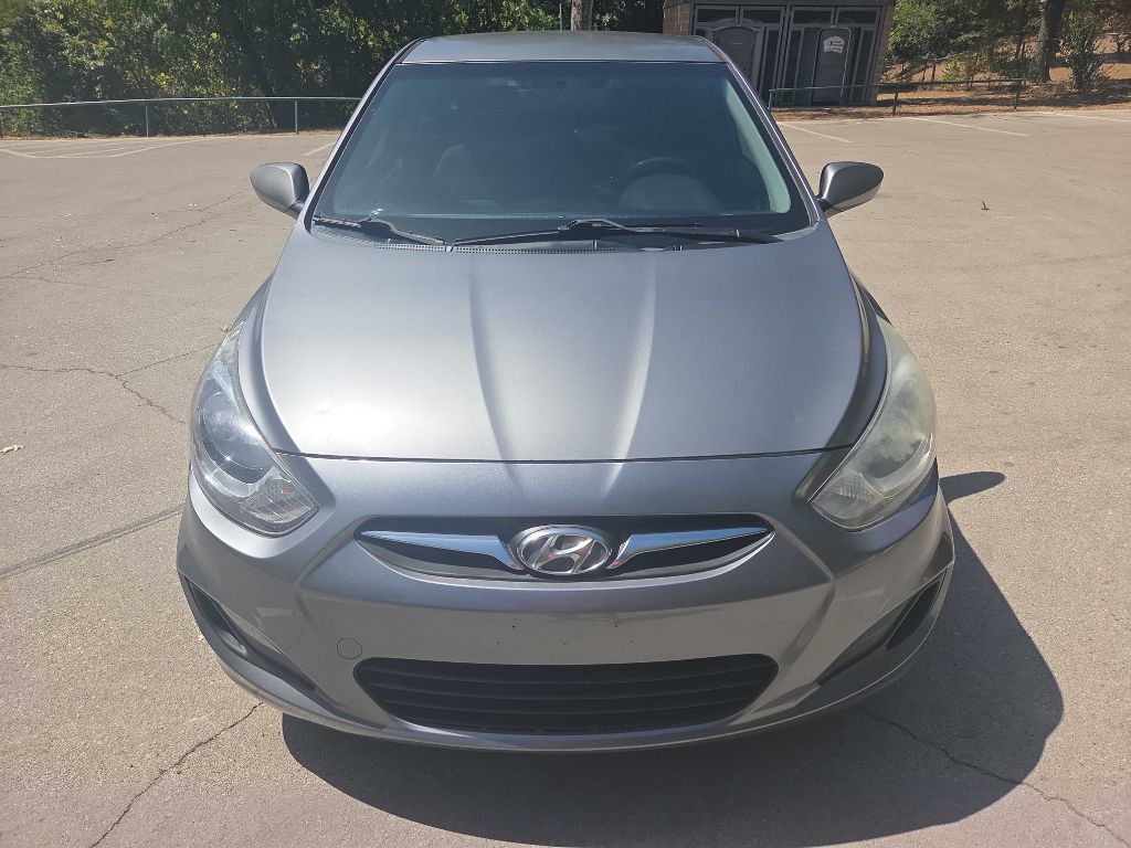 Photo 9 of this HYUNDAI ACCENT