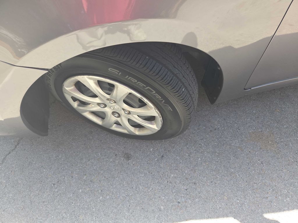 Photo 12 of this HYUNDAI ACCENT