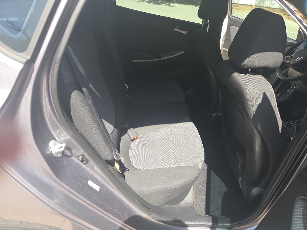 Photo 20 of this HYUNDAI ACCENT