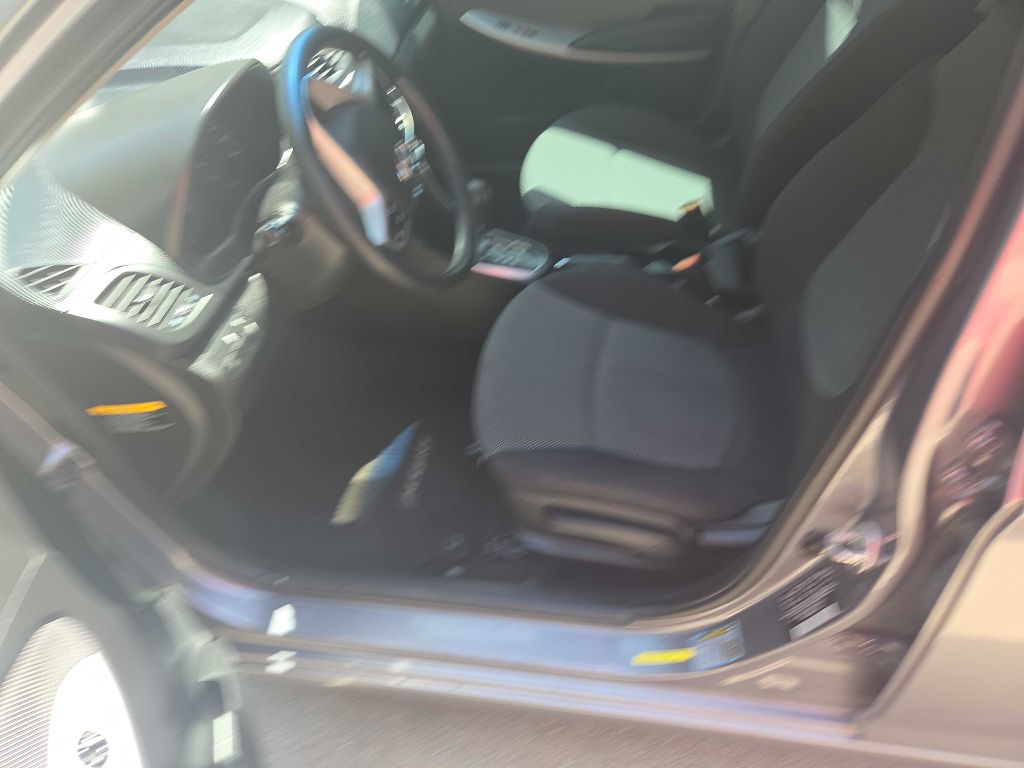Photo 16 of this HYUNDAI ACCENT