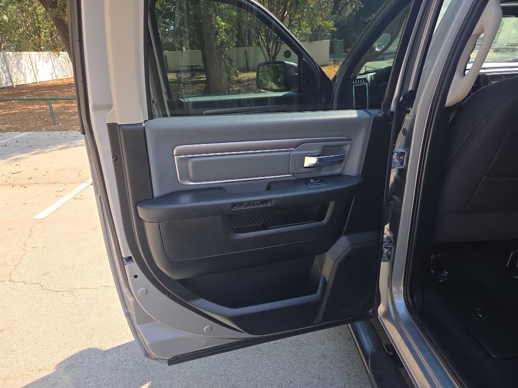 Photo 23 of this RAM 1500 CLASSIC