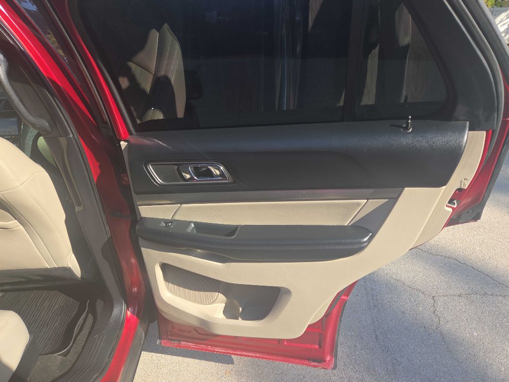 Photo 24 of this FORD EXPLORER