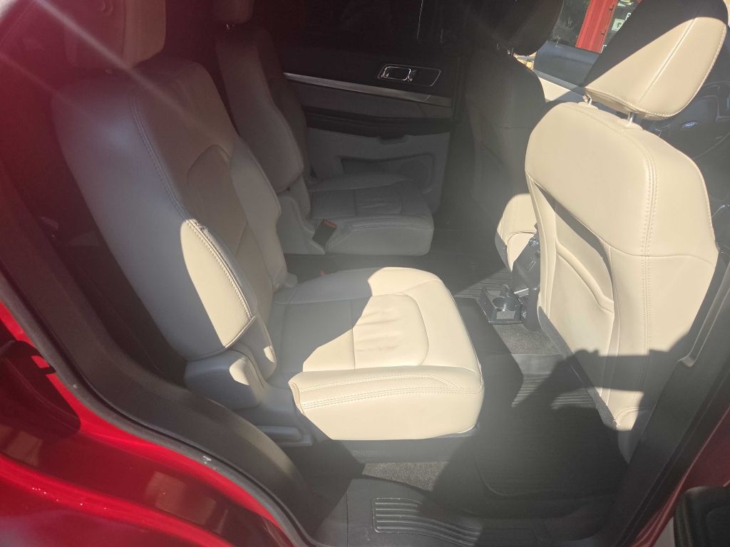 Photo 25 of this FORD EXPLORER