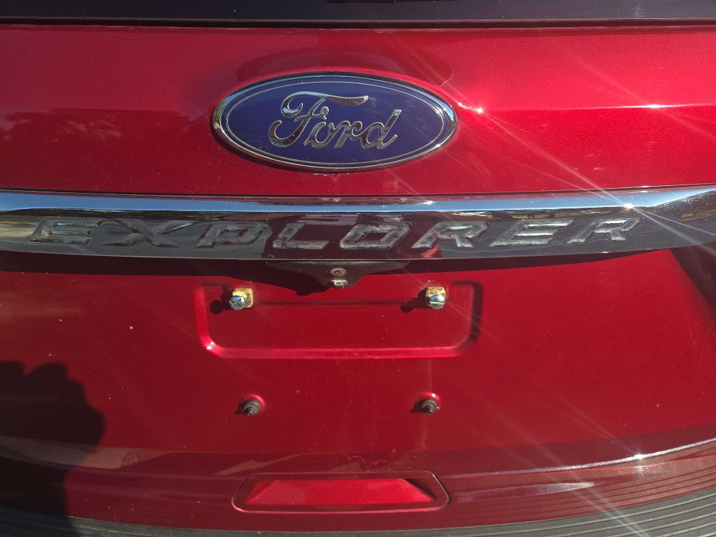 Photo 16 of this FORD EXPLORER