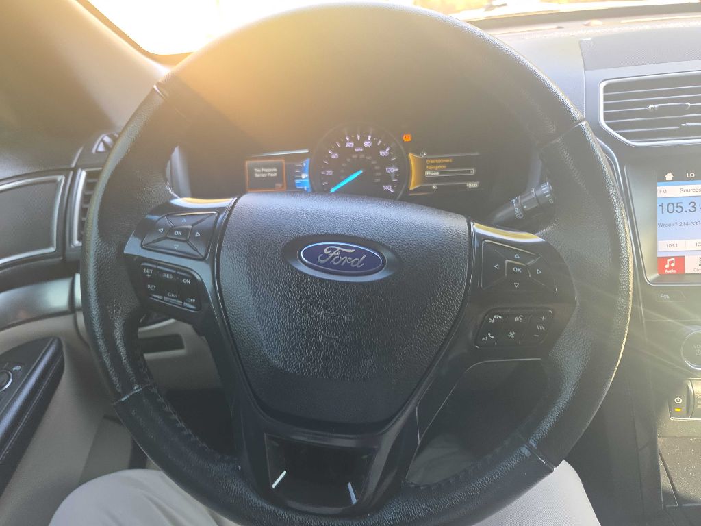 Photo 30 of this FORD EXPLORER