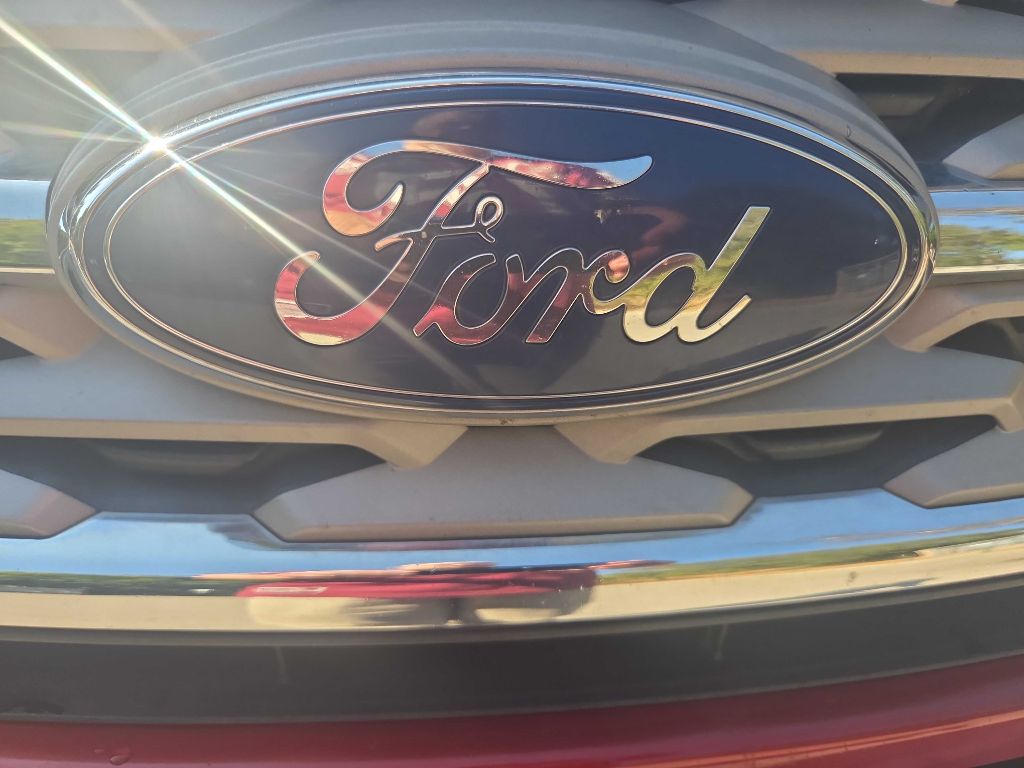 Photo 11 of this FORD EXPLORER