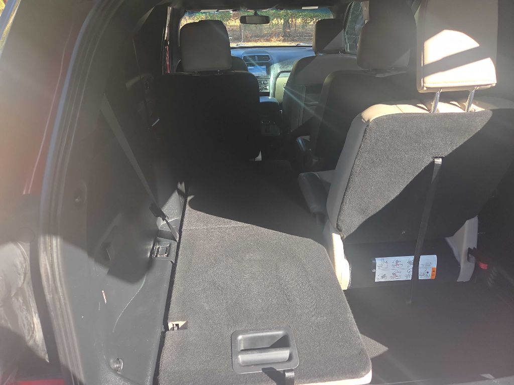 Photo 22 of this FORD EXPLORER