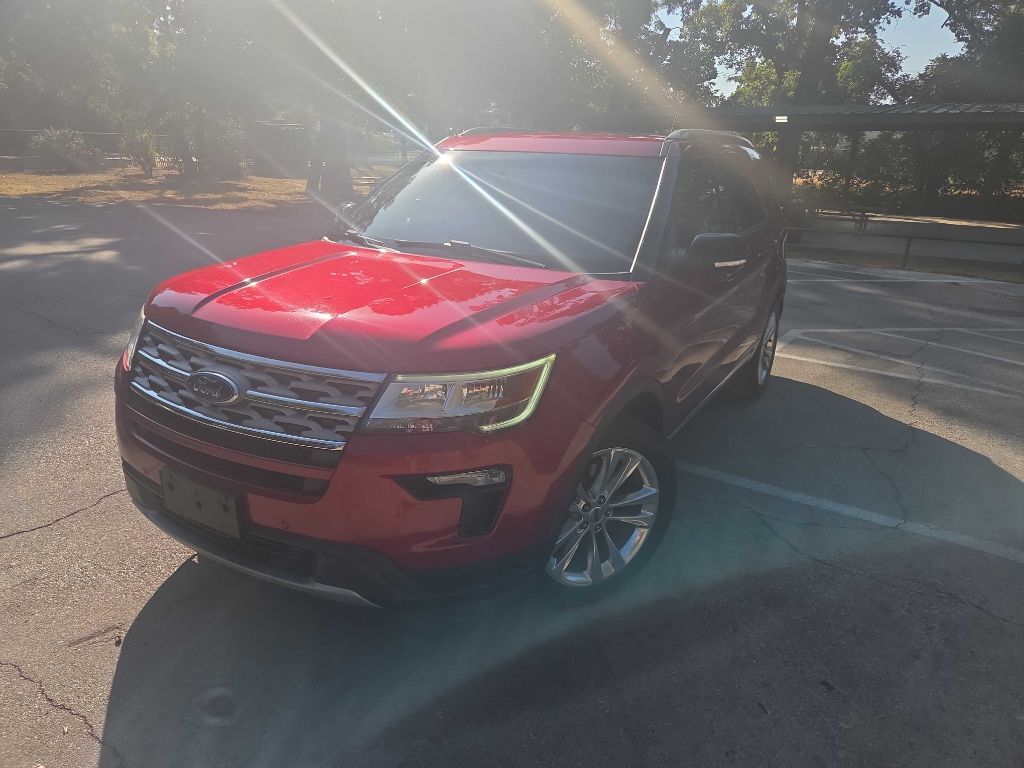 Photo 2 of this FORD EXPLORER
